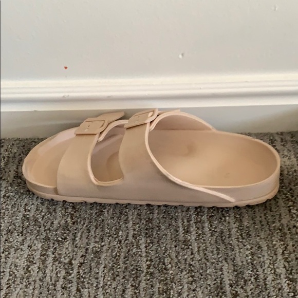 pink sandals ! - Picture 2 of 7